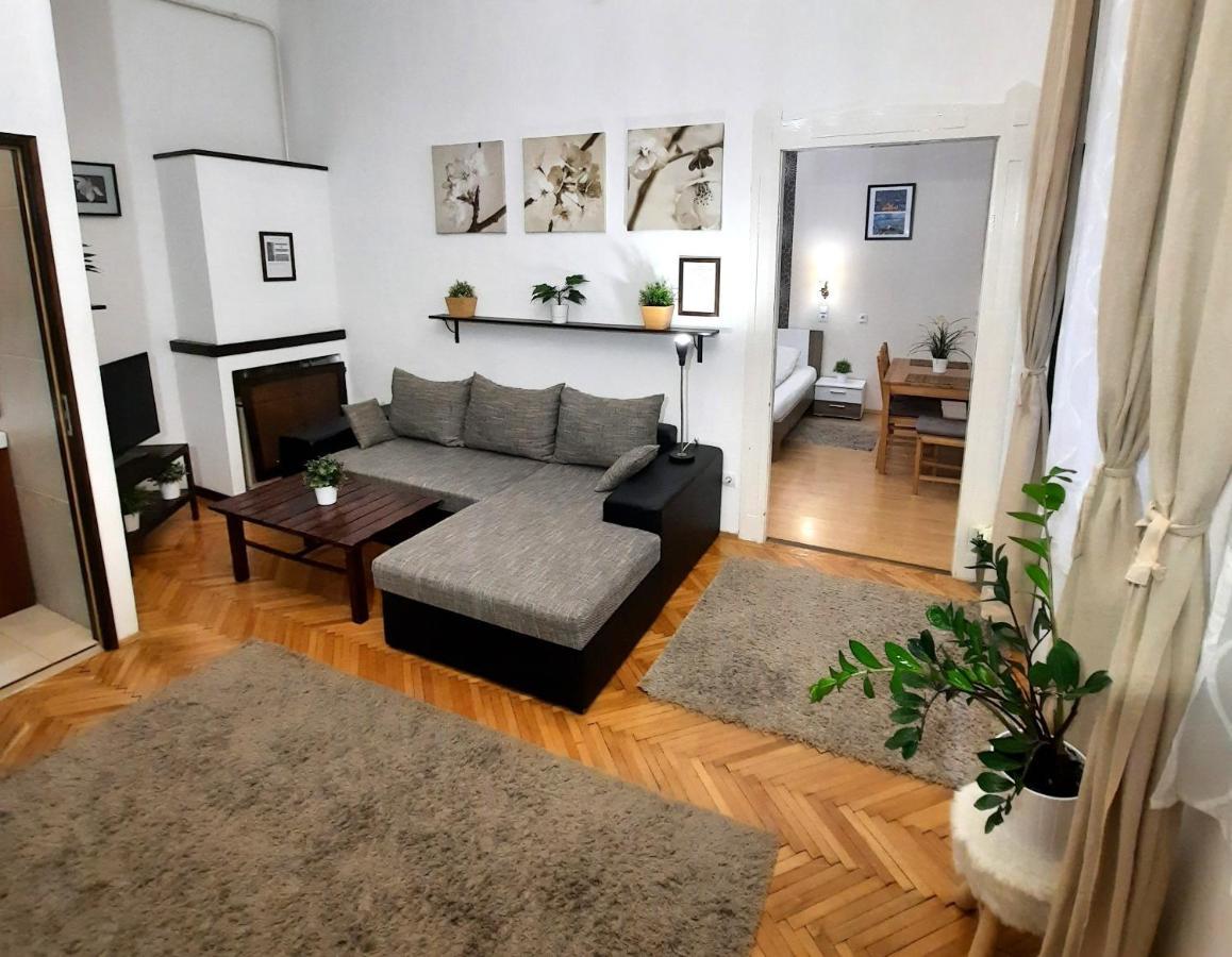 Central Gold Apartment Budapest Extérieur photo